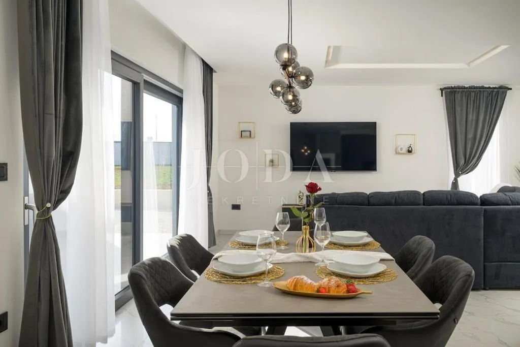 žminj, moderna villa sa bazenom, jacuzzijem i saunom - slika 20