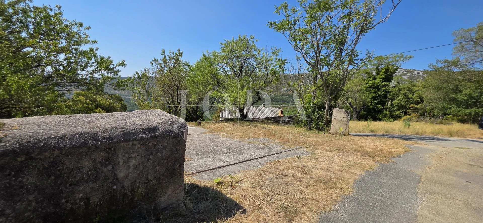 bribir: kamena kuća s pogledom na more i okućnicom - slika 38