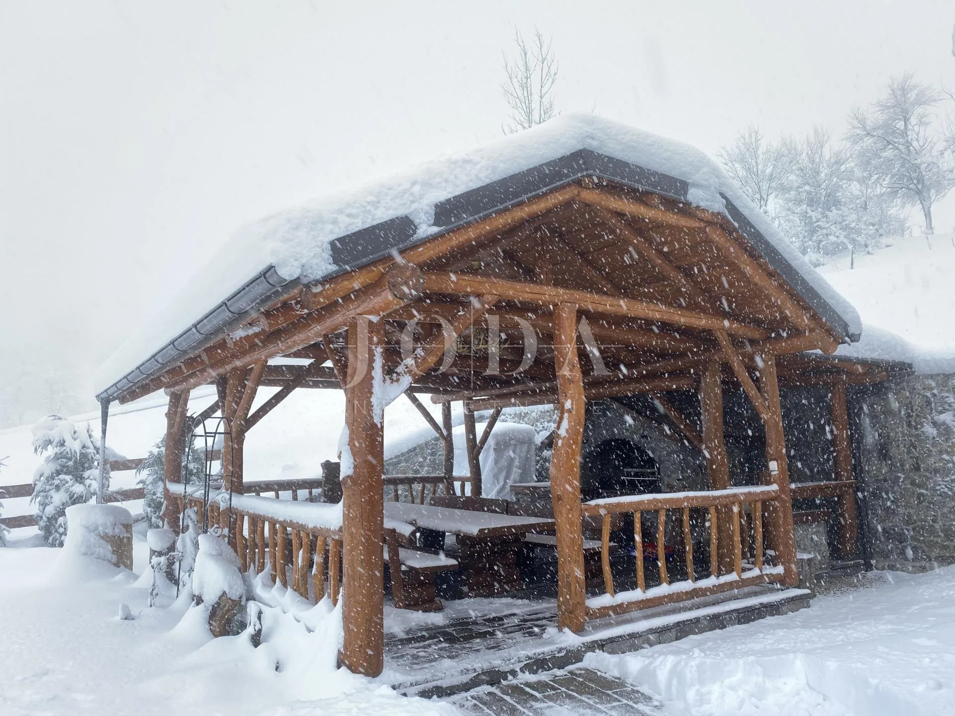 kupjak imanje na prodaju - slika 69