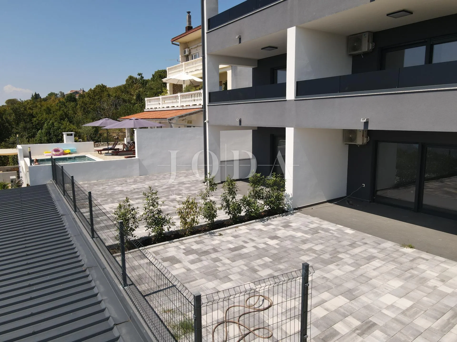 dramalj dvoetažni apartman u novogradnji - slika 3