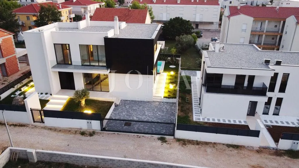 zadar, okolica, moderna vila blizu mora - slika 32