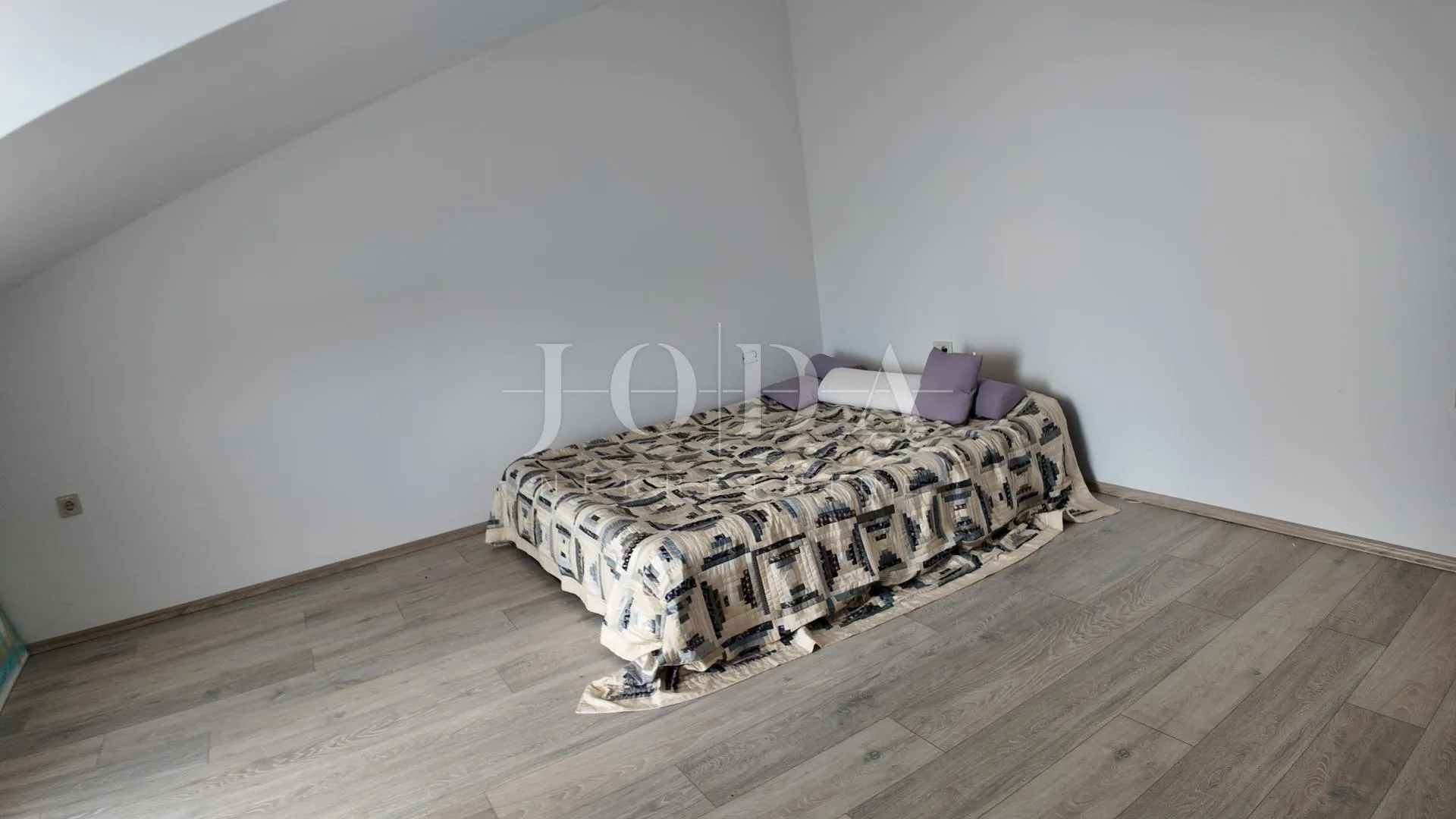 opatija dvoetažni stan na lijepoj lokaciji - slika 28