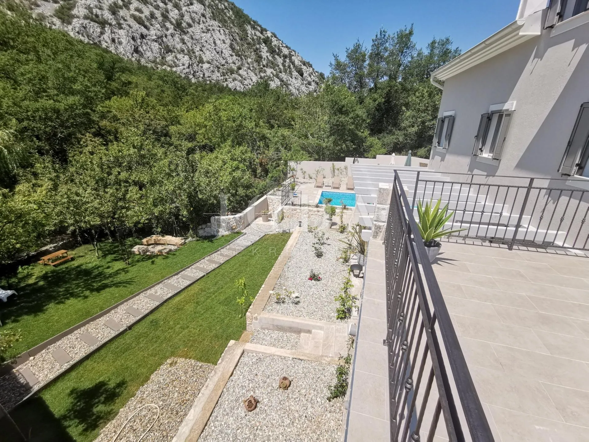 kuća na idiličnoj lokaciji - slika 29