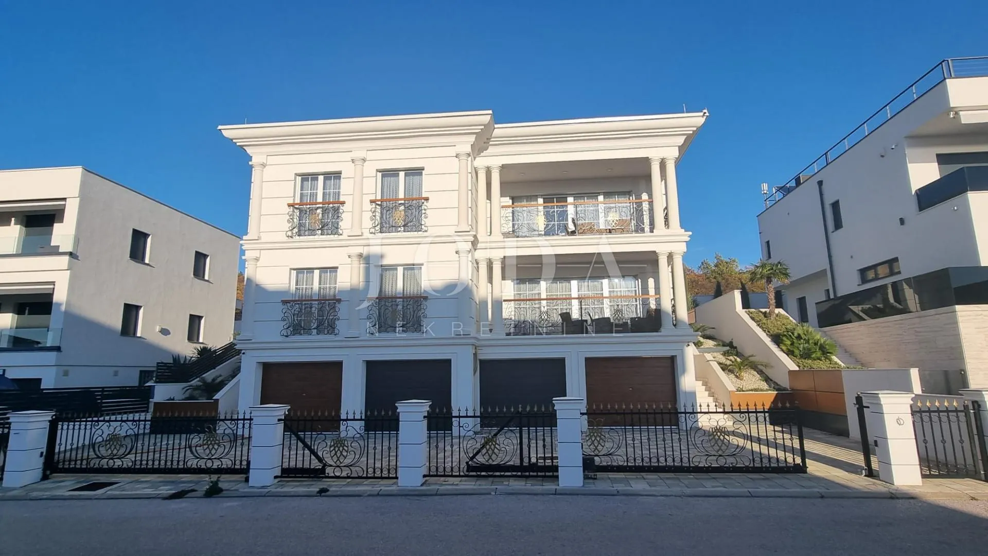 crikvenica kuća novogradnja sa 4 garaže - slika 6