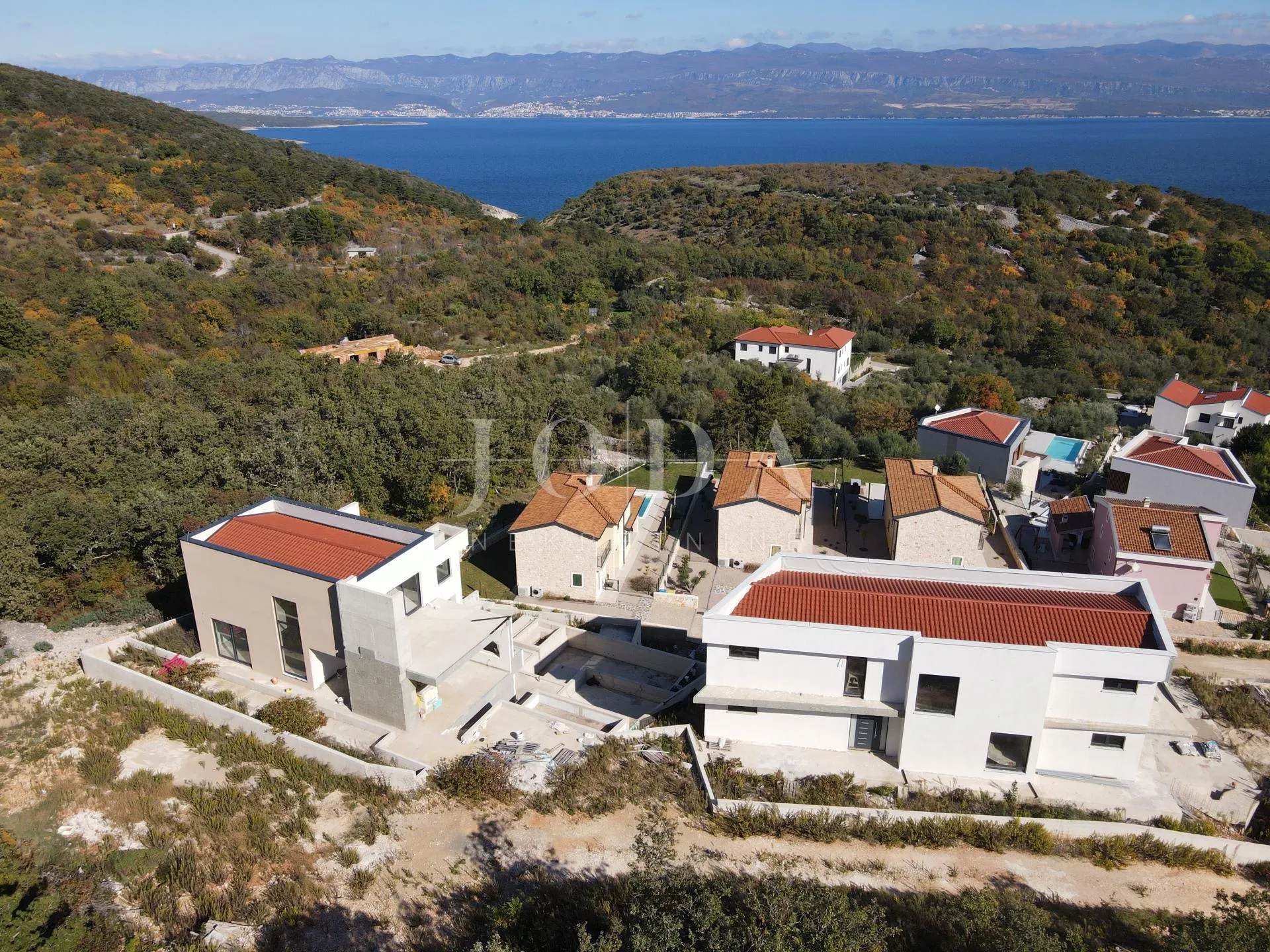 vrbnik, vila sa bazenom - slika 17