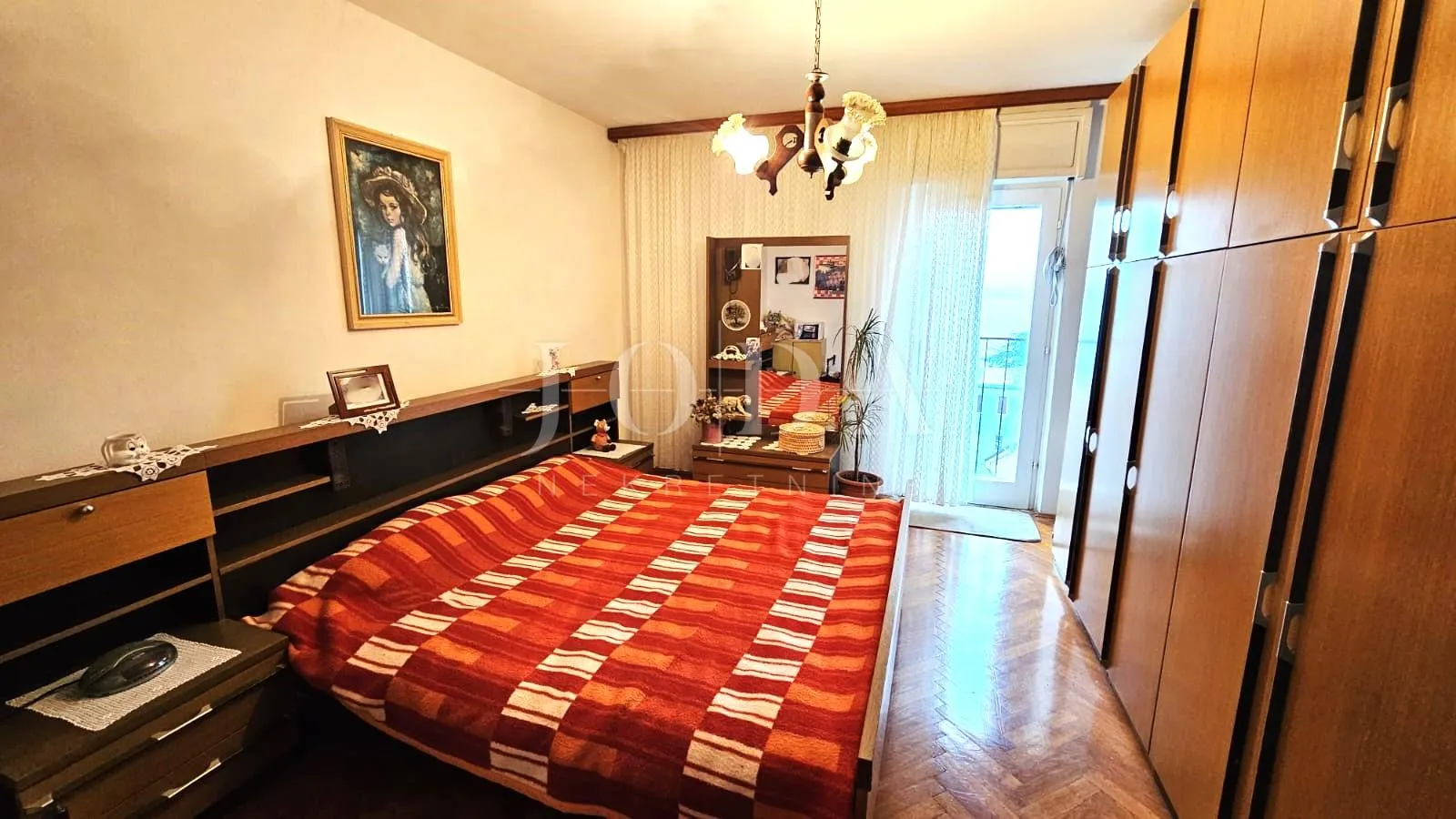 odličan stan u blizini centra - slika 8