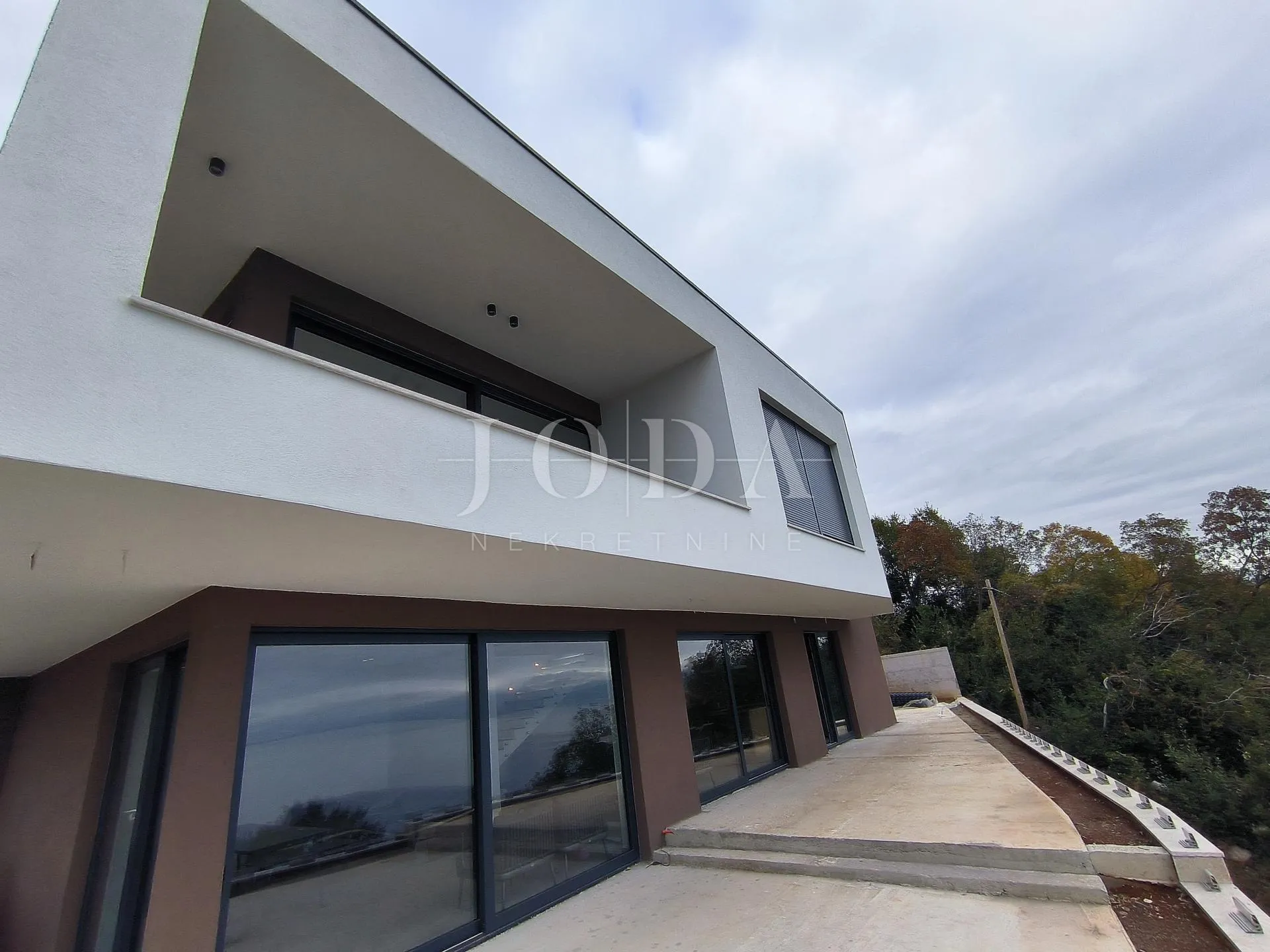 obiteljska villa u medveji - slika 2