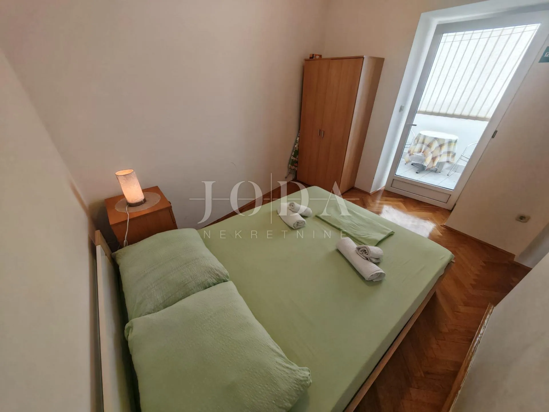 stan u centru 100m od plaže - slika 4