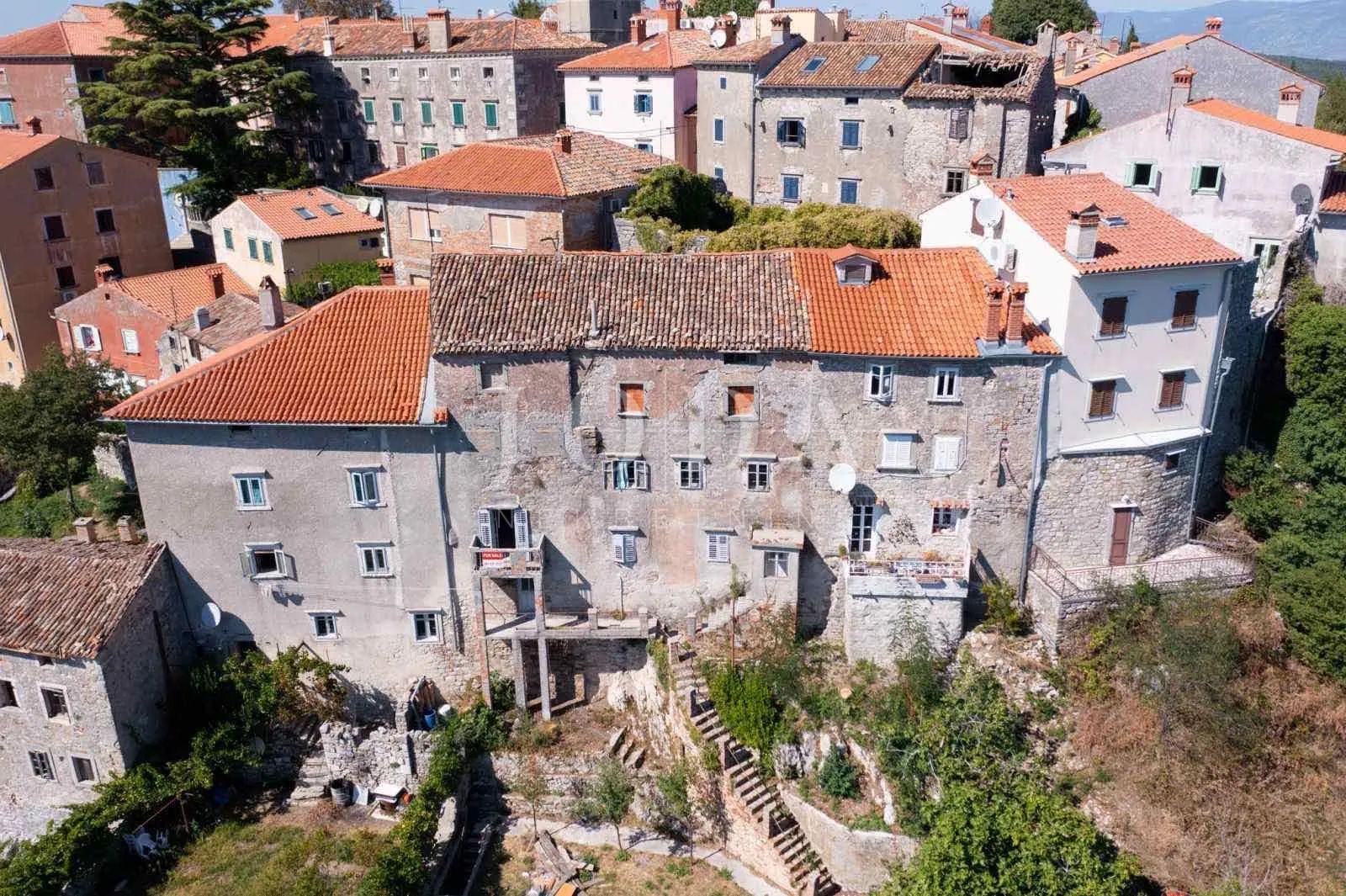 labin, kuća sa očaravajućim pogledom na more, projektom i građevinskom dozvolom za gradnju hotela - slika 6