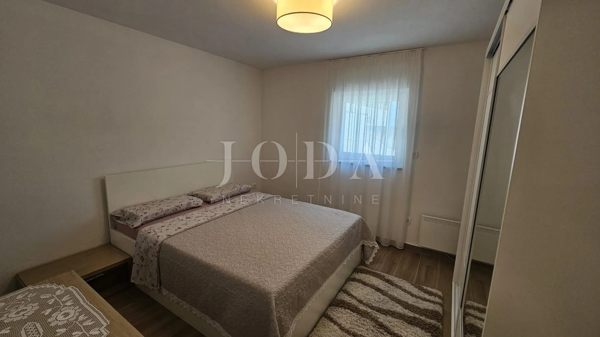 dramalj penthouse sa garažom i zasebnim apartmanom - slika 26