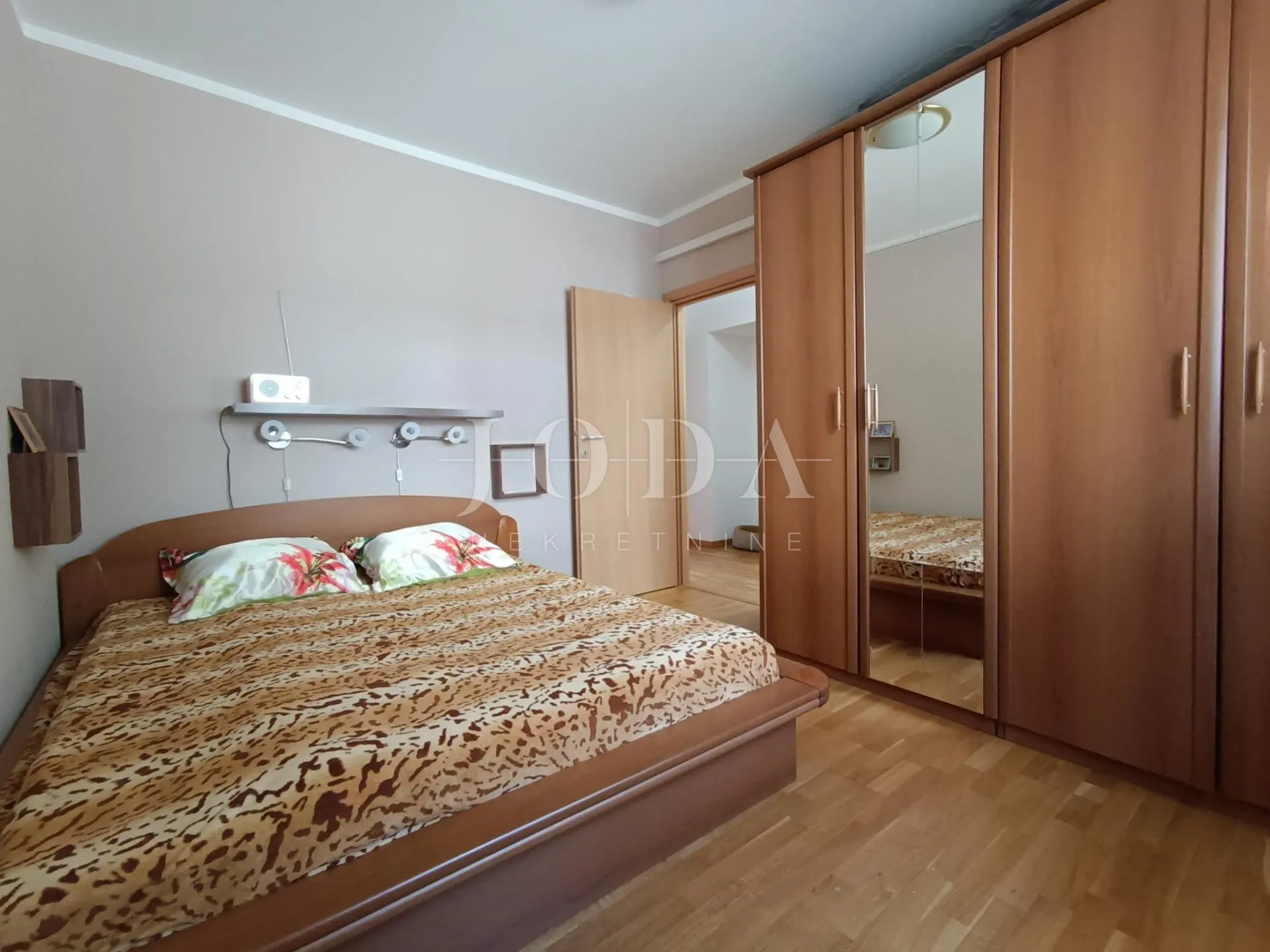 kuća u nizu s pogledom na more - slika 13