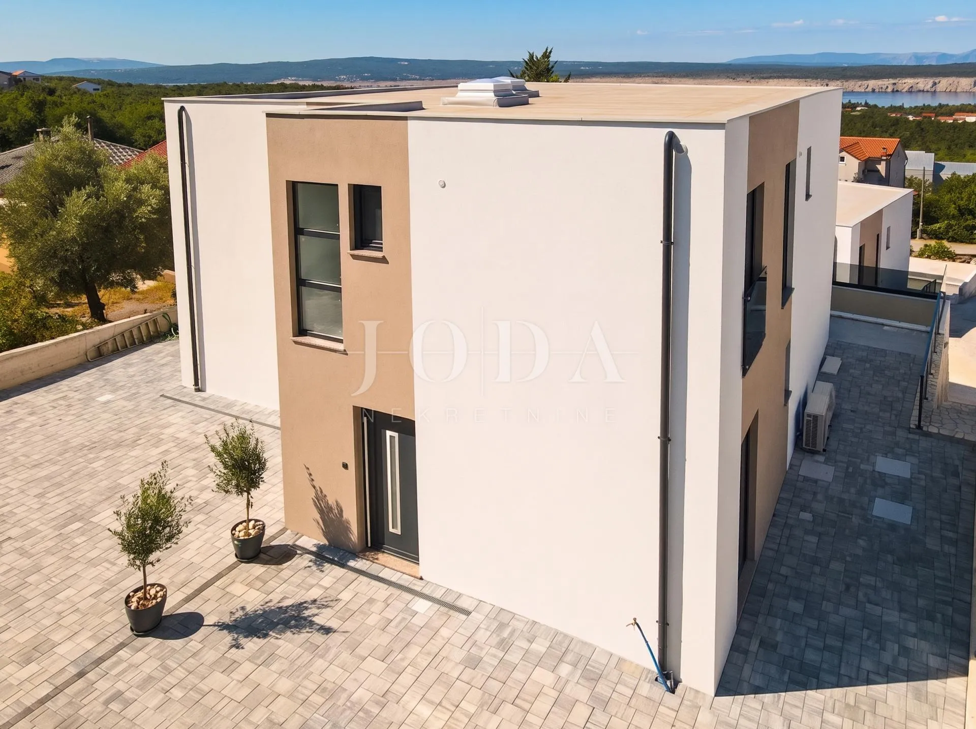 jadranovo, moderna dvojna kuća s bazenom - slika 6