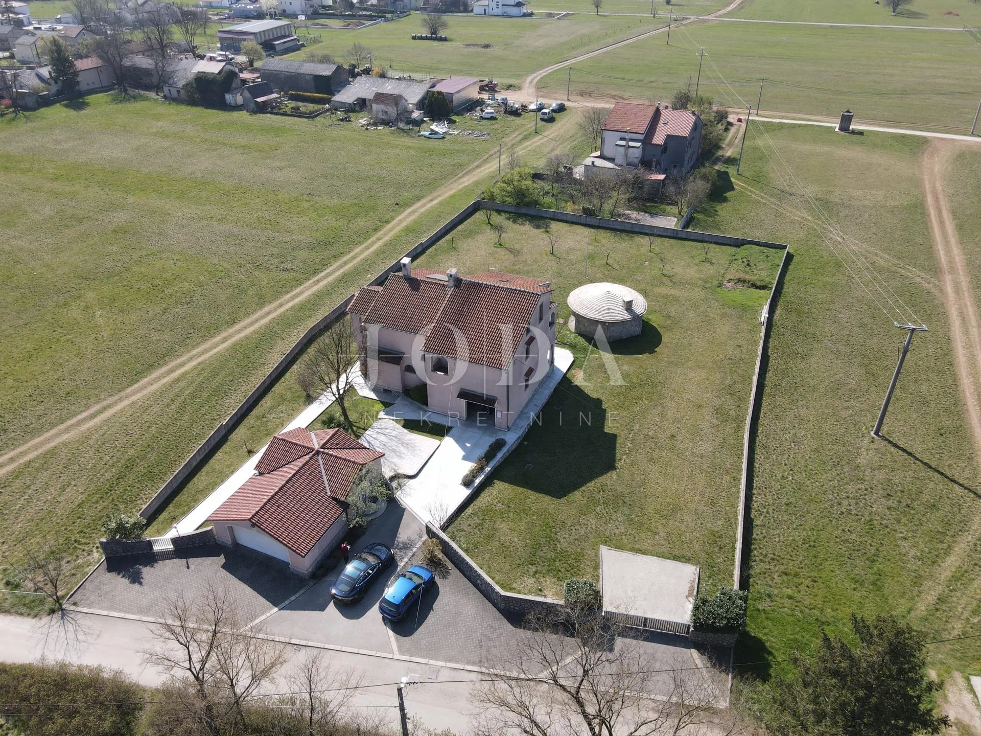 grobnik,samostojeća kuća sa poslovnim prostorom na velikoj okućnici - slika 41