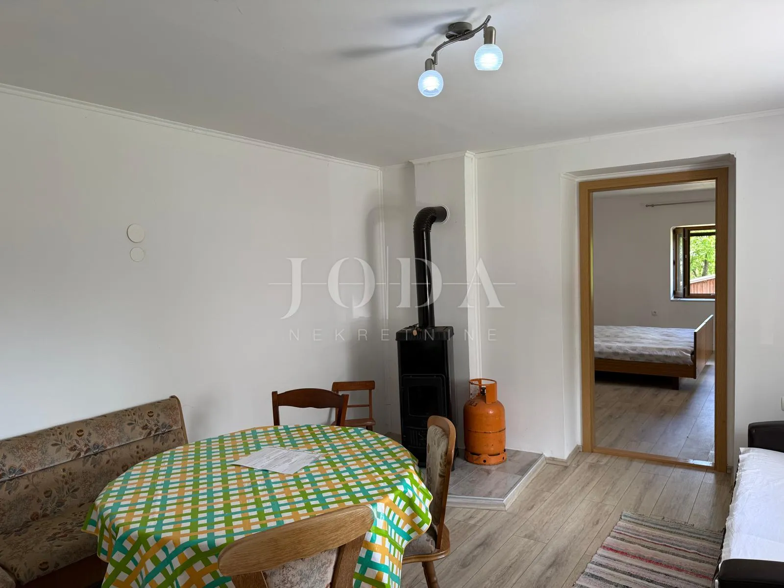 samostojeća prizemnica na mirnoj lokaciji s dodatnim objektom od 20 m² - slika 11