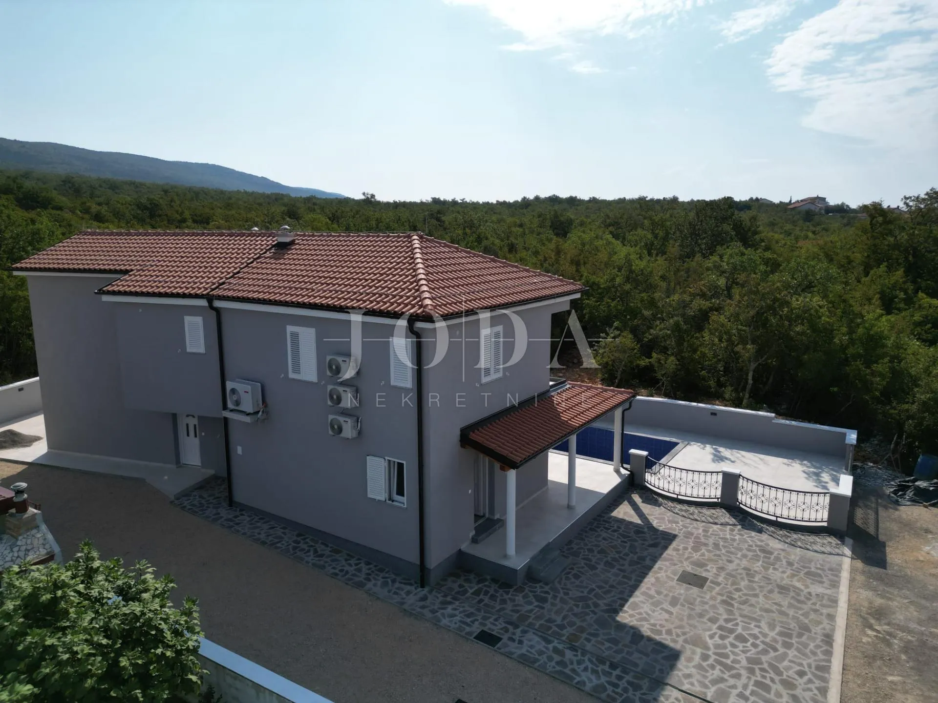jadranovo novogradnja sa bazenom - slika 16