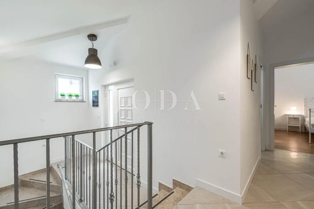 labin, okolica, šarmantna istarska villa - slika 20