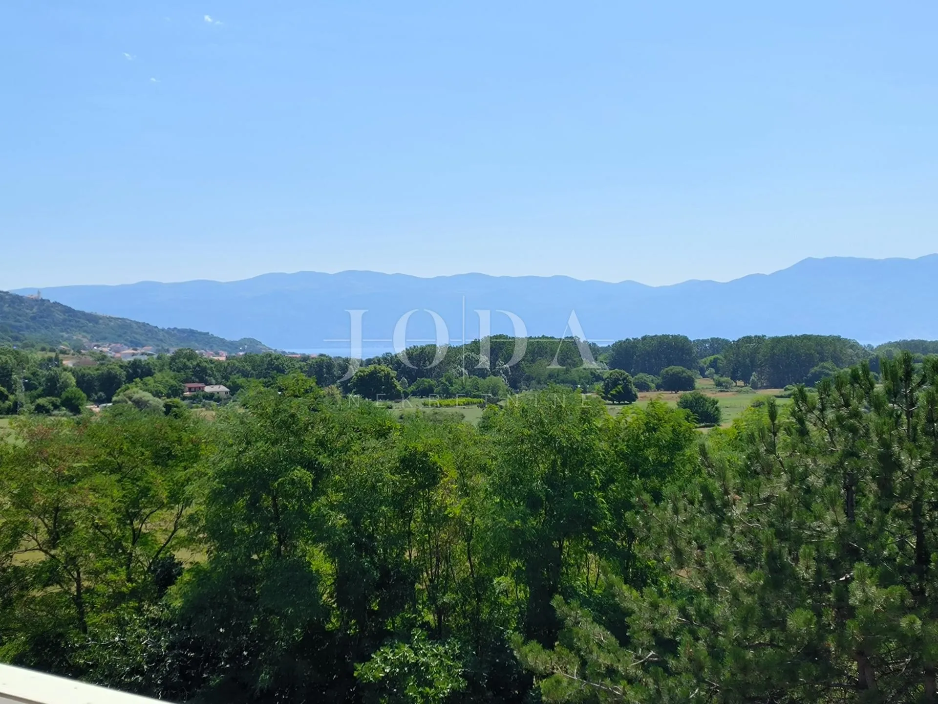 apartman sa bazenom - slika 6
