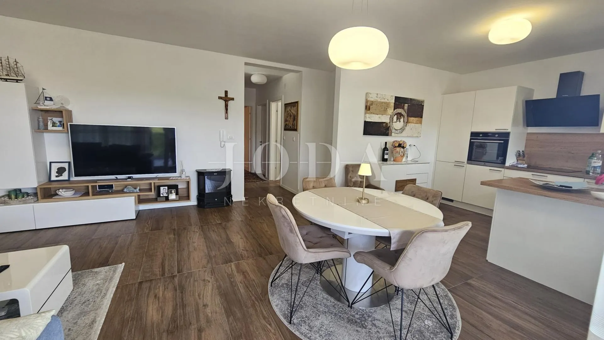 dramalj penthouse sa garažom i zasebnim apartmanom - slika 18
