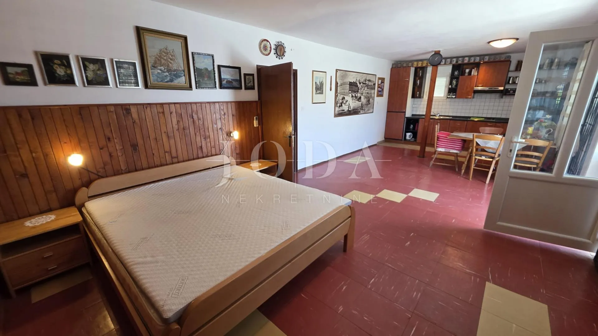 cesarica kuća 1. red do mora - slika 18