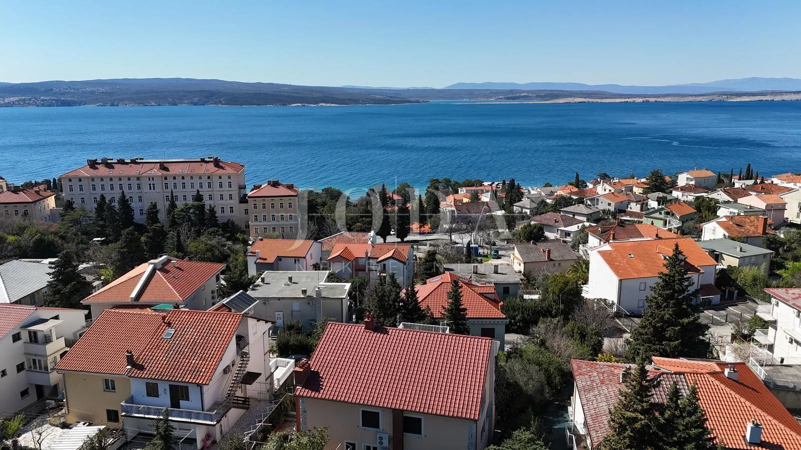 prostrana kuća u crikvenici – idealna investicija za turizam - slika 4