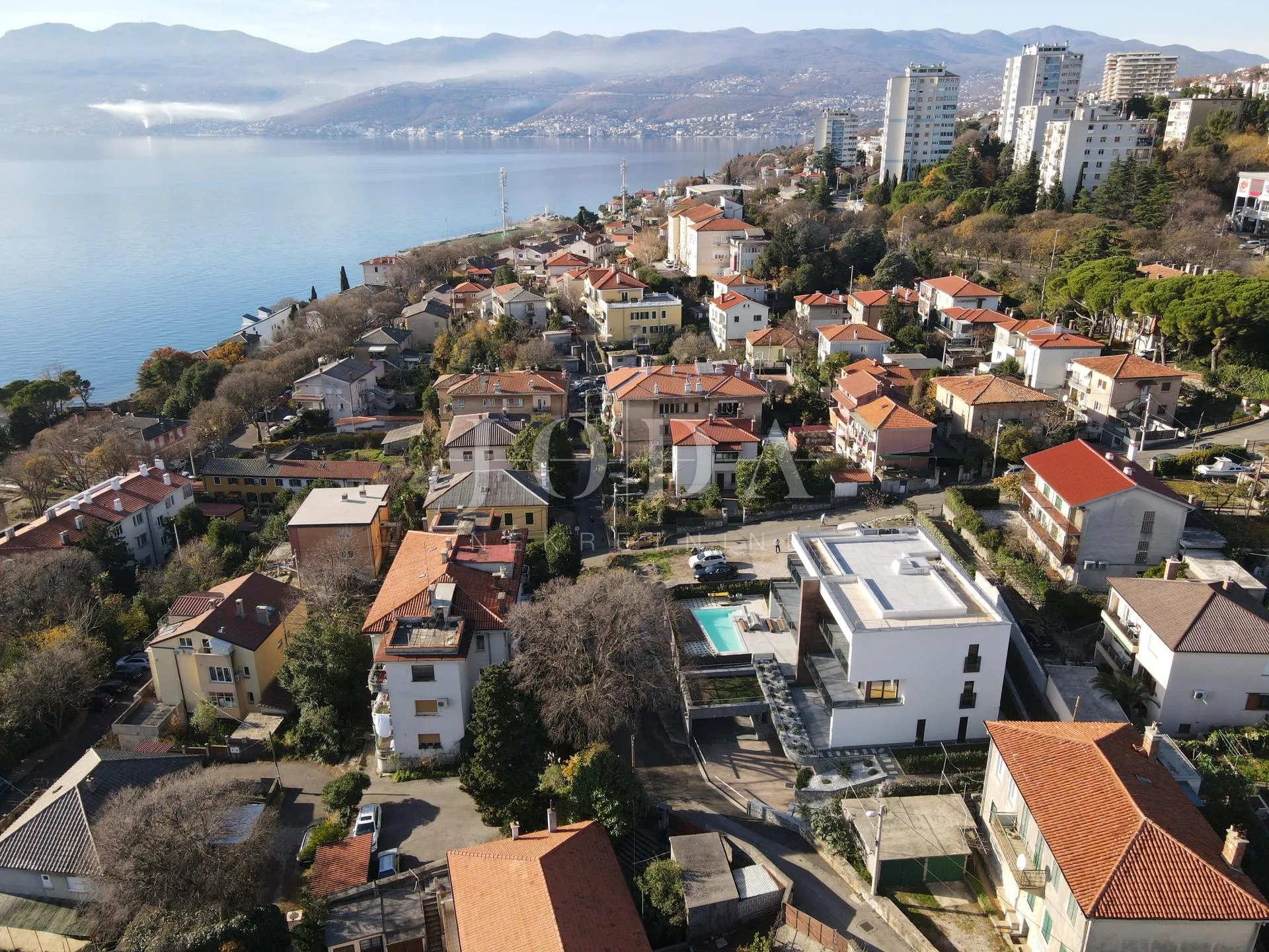 kantrida - luksuzan stan s privatnom okućnicom - slika 3