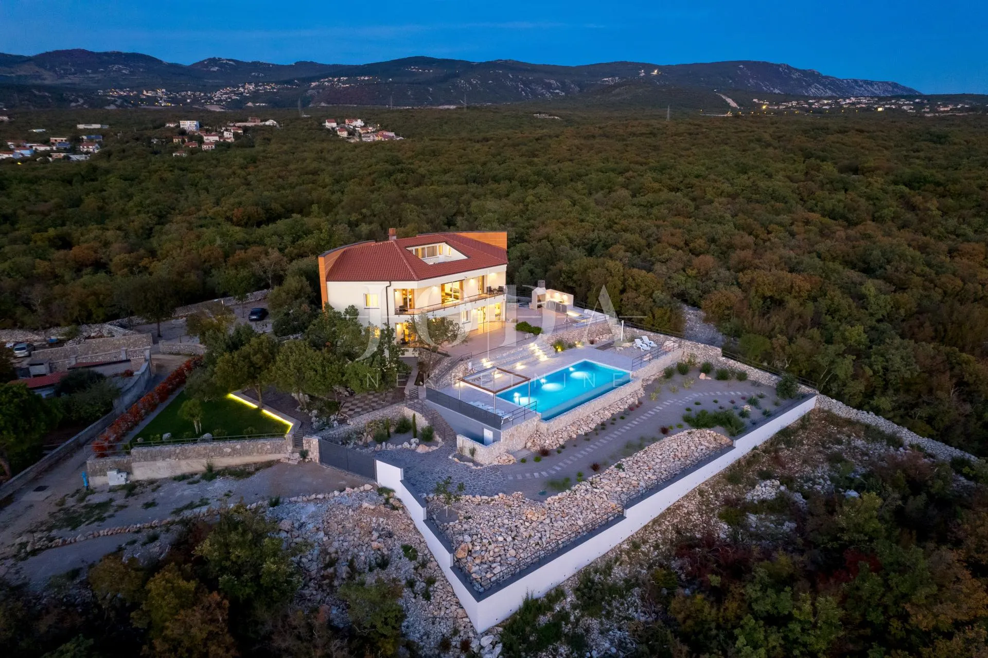 kraljevica kuća iznad mora - slika 22