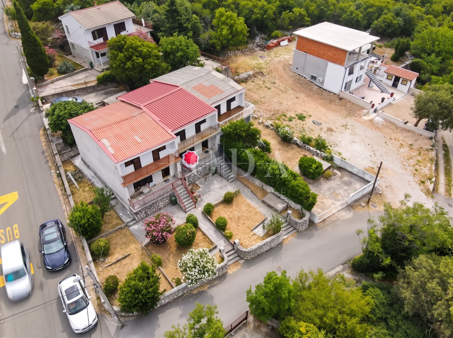 jadranovo – kuća dvojnica idealna za dvije obitelji, 600 m od mora - slika 3