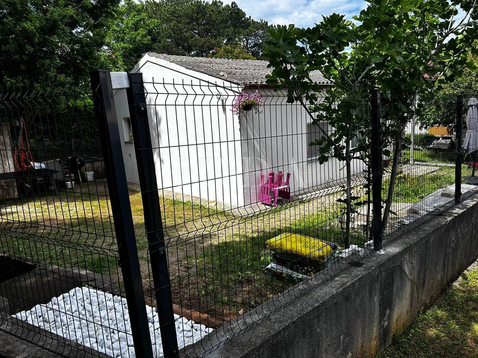 samostojeća prizemnica s okućnicom i mogućnošću nadogradnje - slika 14
