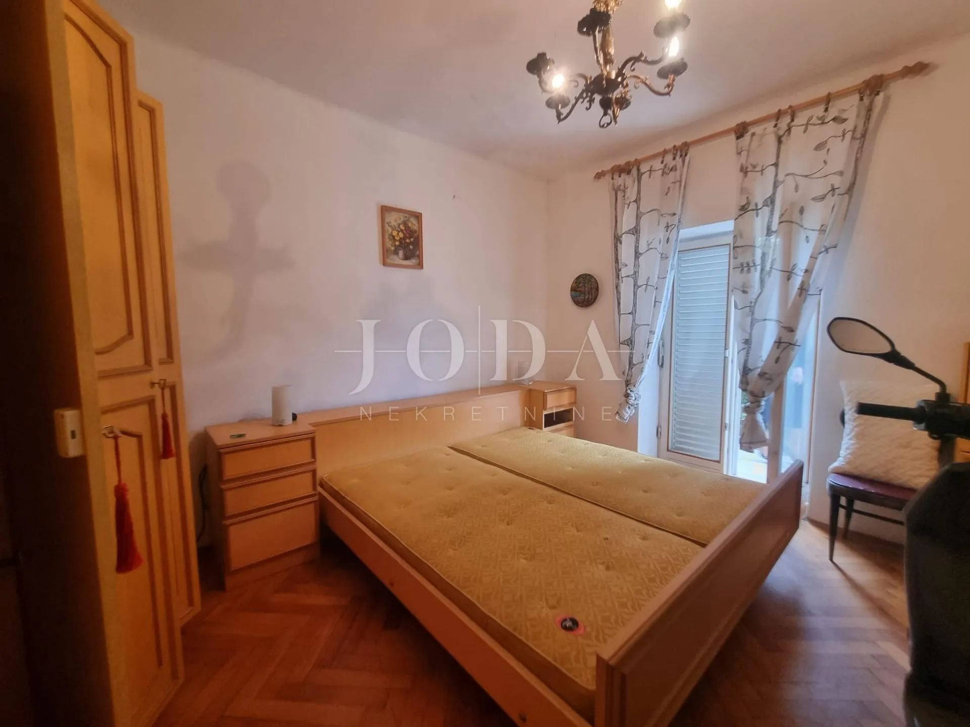 kuća za adaptaciju u centru grada - slika 5