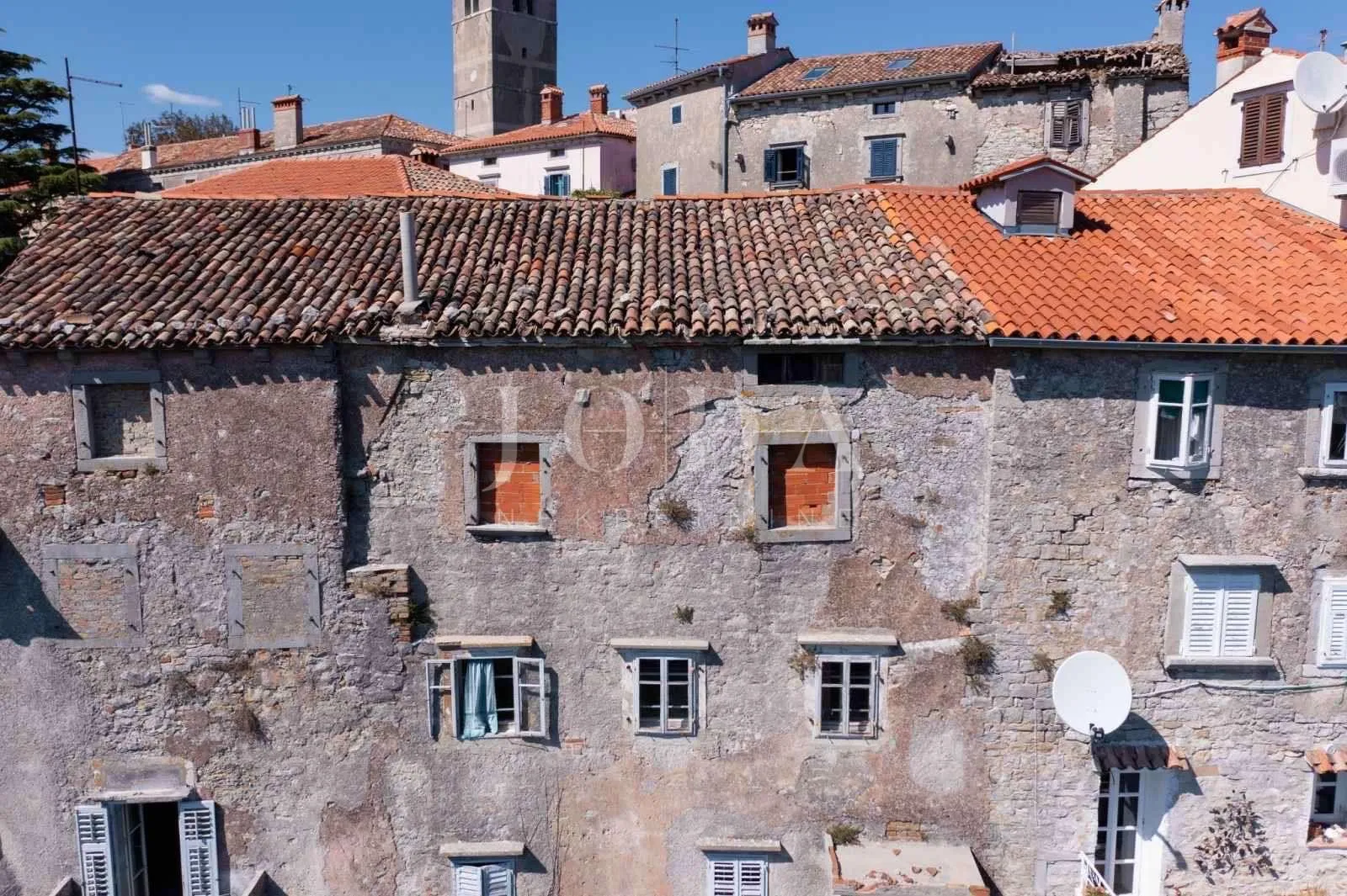 labin, kuća sa očaravajućim pogledom na more, projektom i građevinskom dozvolom za gradnju hotela - slika 8
