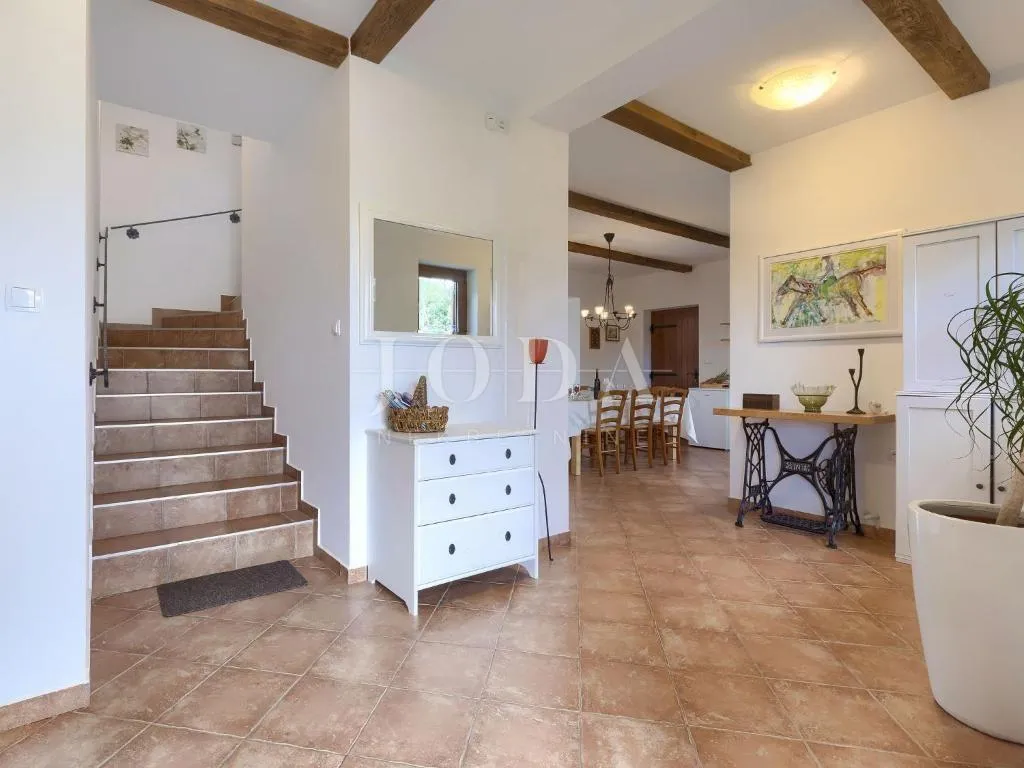 svetvinčenat, okolica, prekrasna villa sa bazenom - slika 24