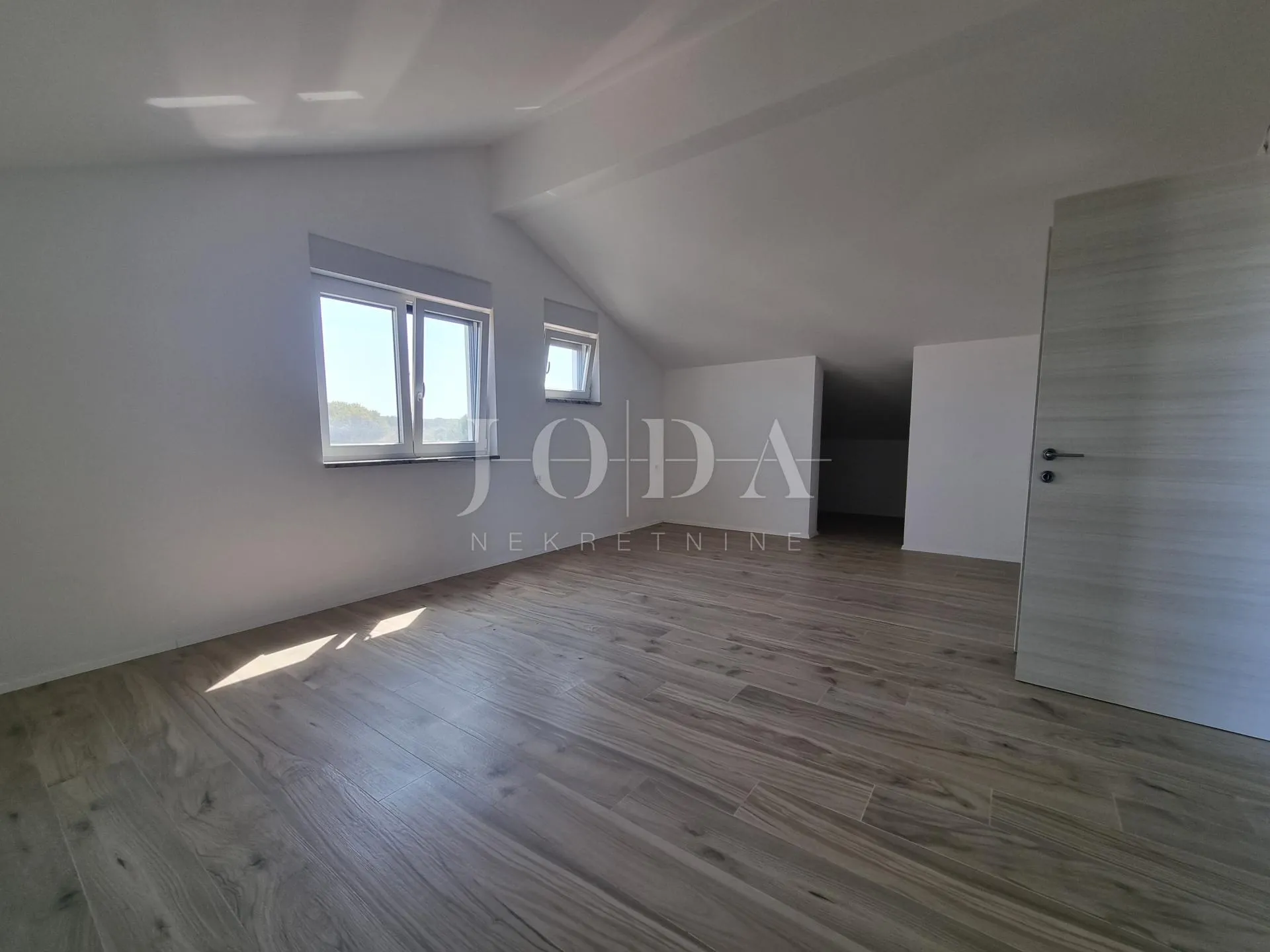 moderna novogradnja u središtu otoka krka - slika 14