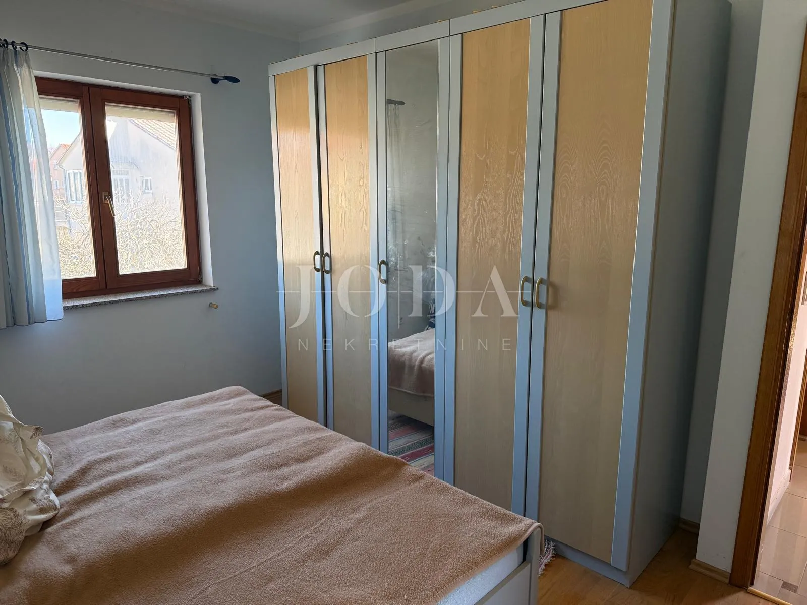 dvojna kuća s poslovnim prostorom i garažom - slika 18