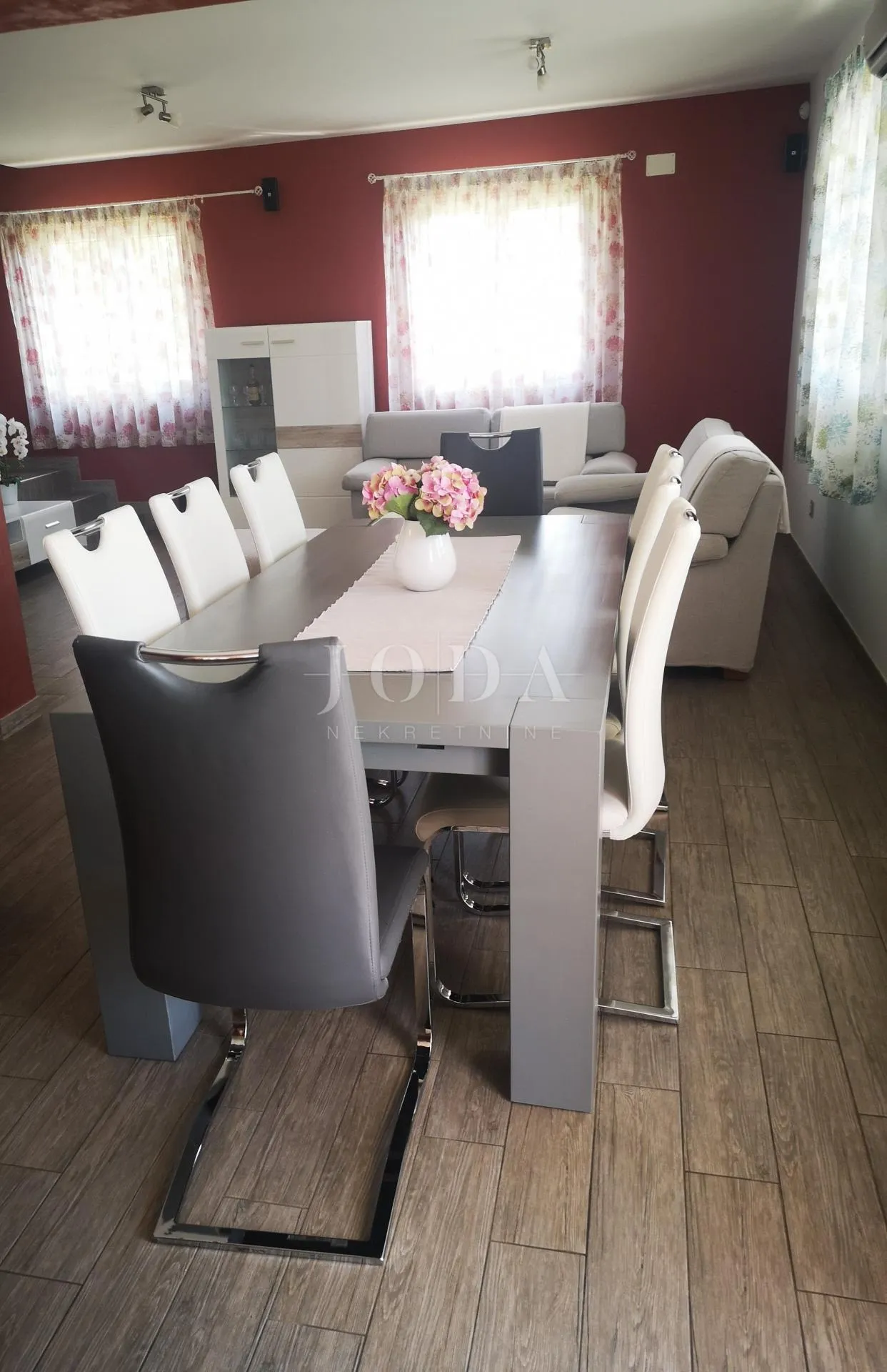 lijepa kuća sa bazenom na prostranoj okućnici,pogled more fažana - slika 12