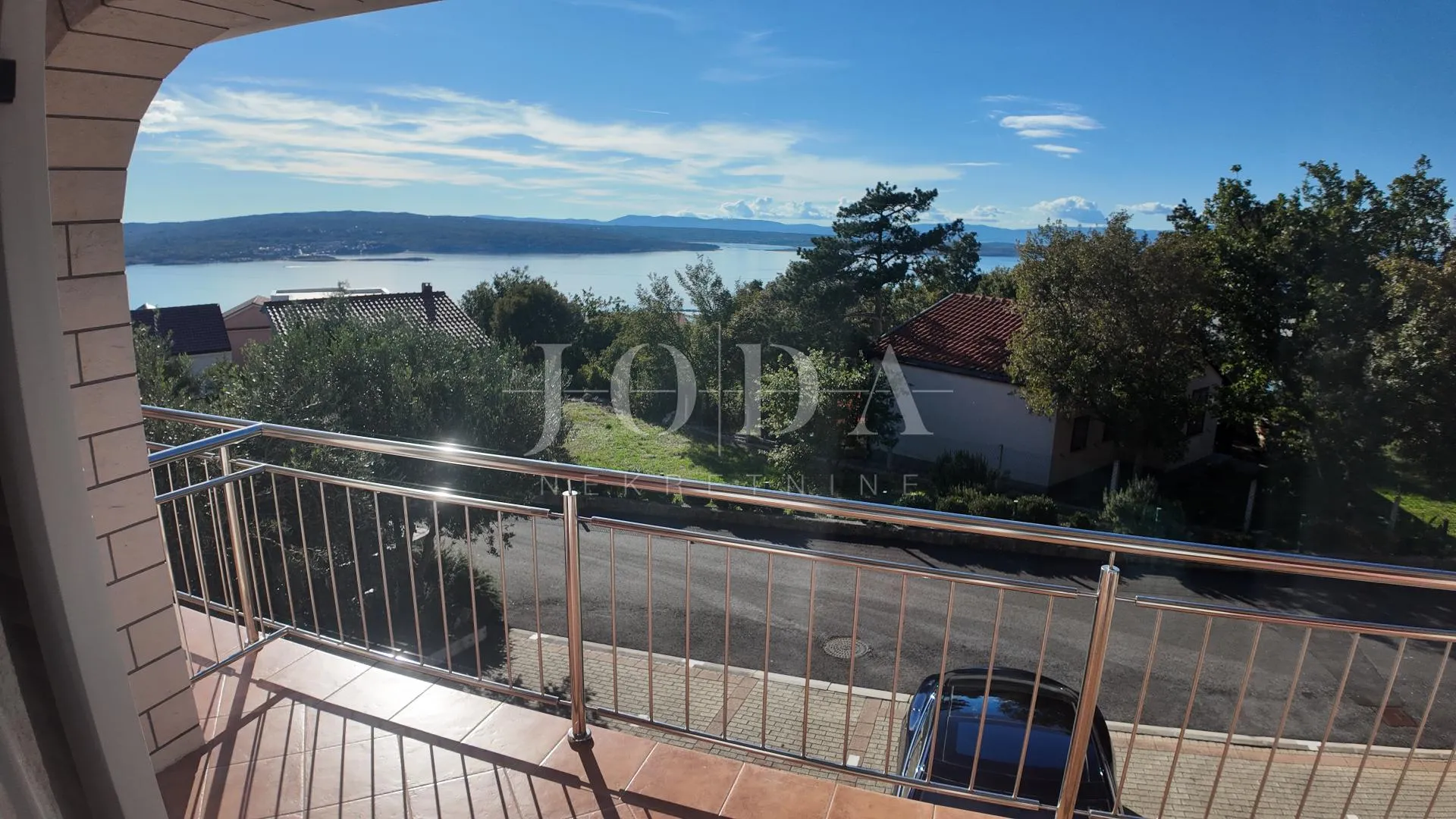 crikvenica velika etaža potpuno opremljena i namještena - slika 14