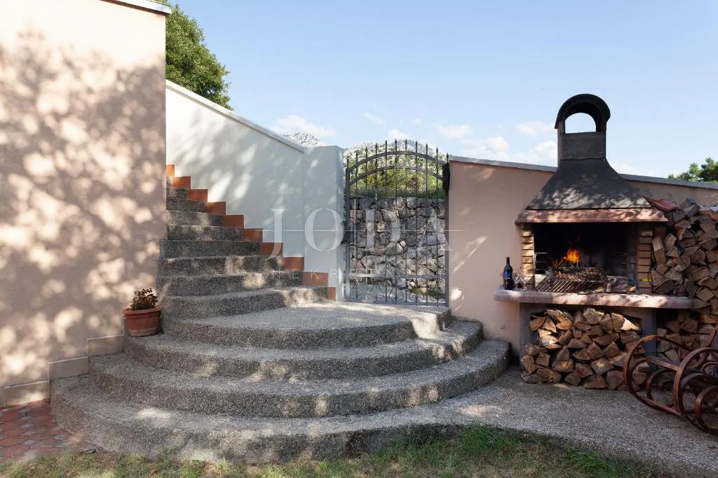 karlobag kuća blizu mora - slika 21
