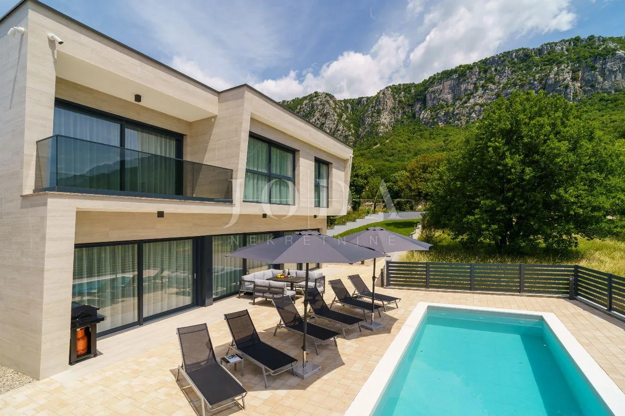 bribir moderna villa s bazenom i pogledom na more - slika 3