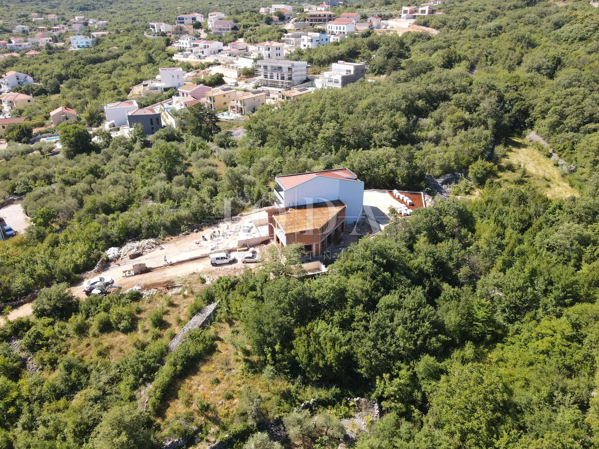 otok krk vrbnik stan sa bazenom u novogradnji - slika 9