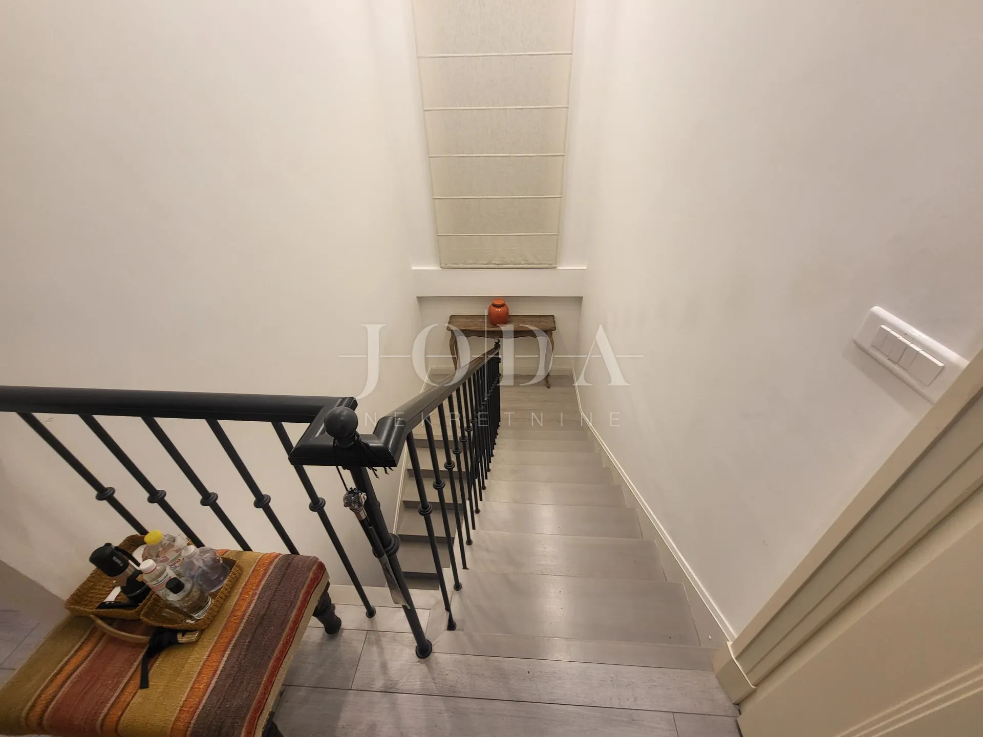 2 vile s bazenom + poslovni prostor na jednoj parceli od 2.700 m2 - slika 47
