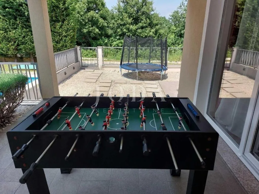 svetvinčenat, okolica, moderna villa sa bazenom - slika 11