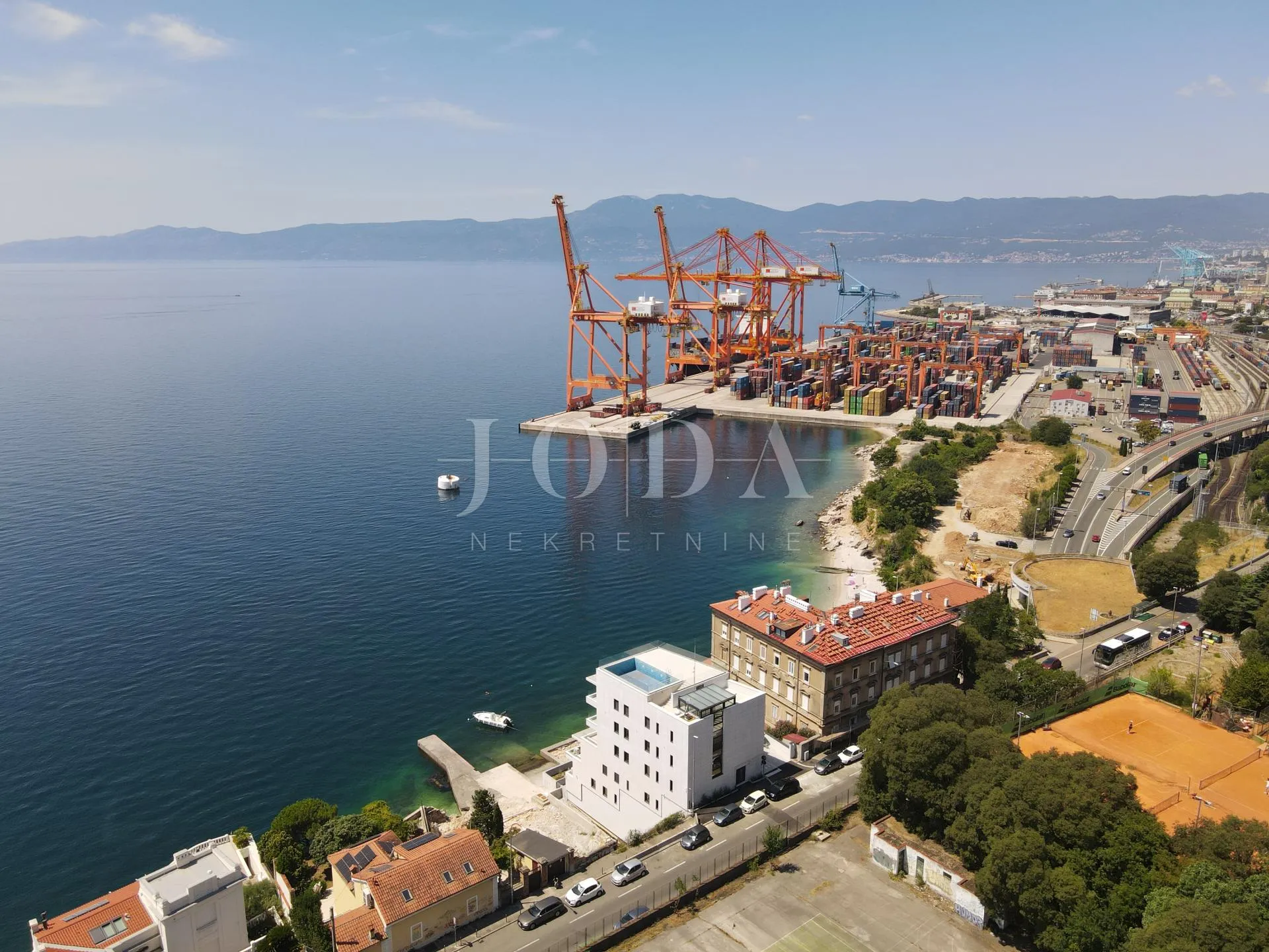 rijeka – pećine | luksuzan stan na 4. katu, prvi red do mora - slika 10
