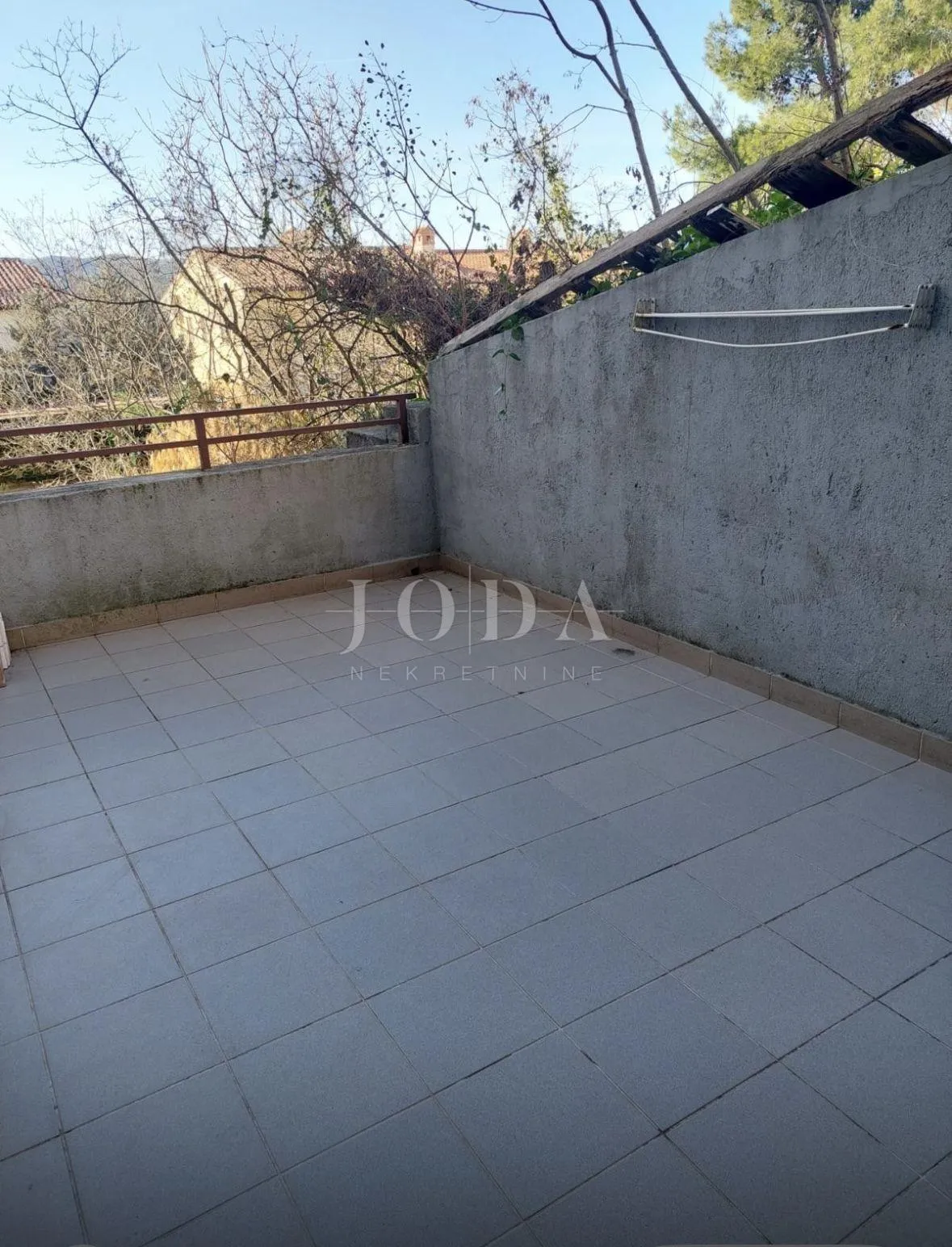 rabac, jednosoban stan na prvom katu - slika 12