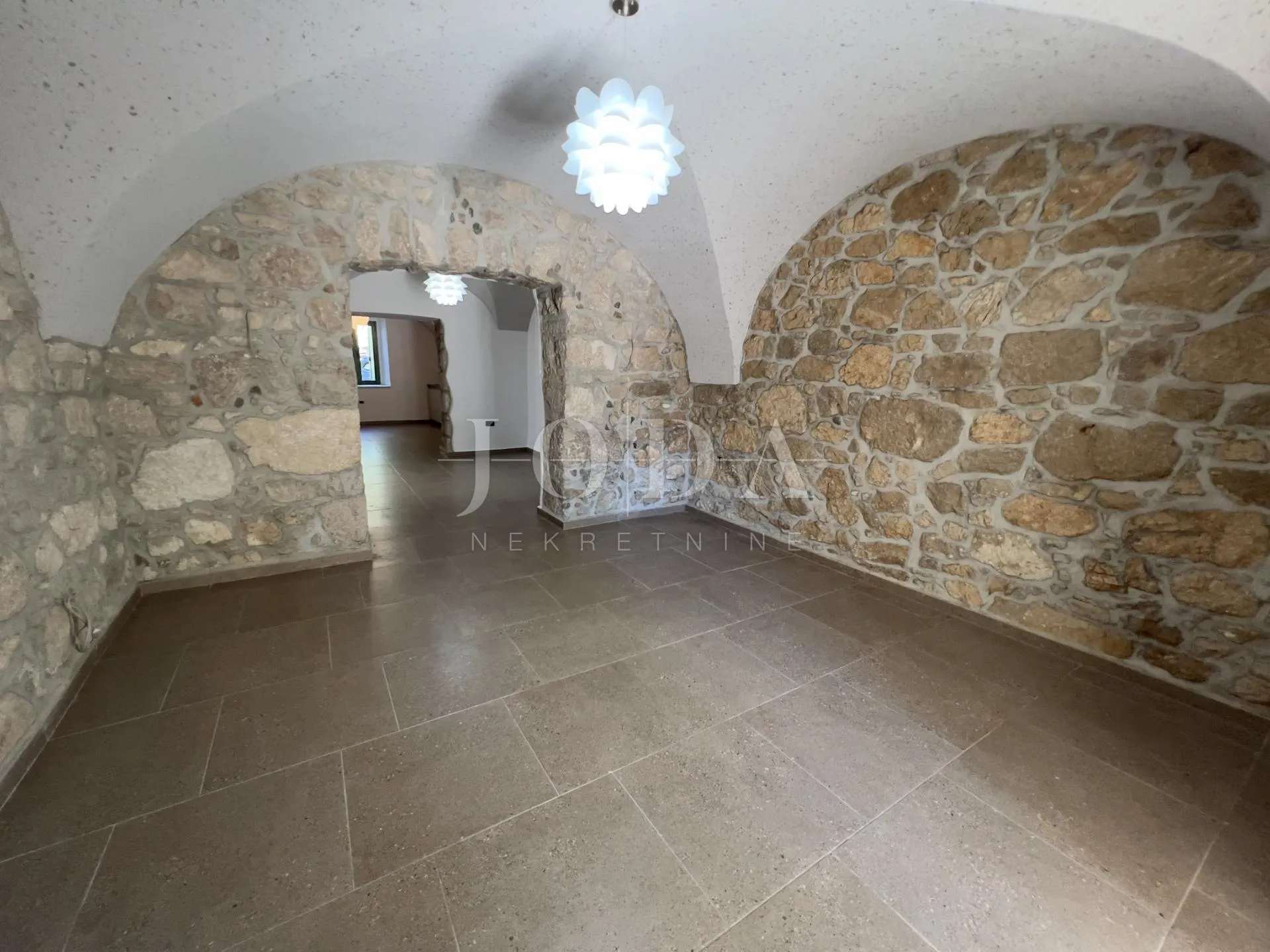 luksuzna kamena vila s bazenom i pogledom na more – grižane, crikveničko zaleđe - slika 12
