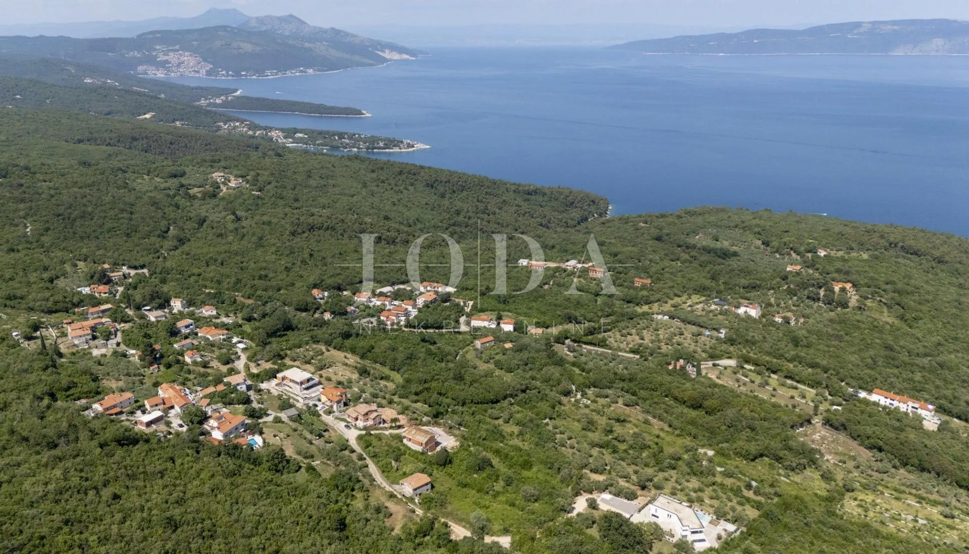 Građevinsko zemljište sa prekrasnim pogledom na atraktivnoj lokaciji,Labin okolica