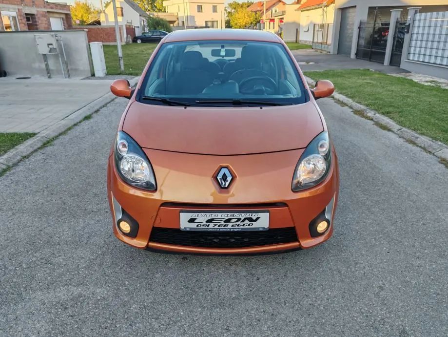 renault twingo 1,2 reg 31.10.2025 - slika 2