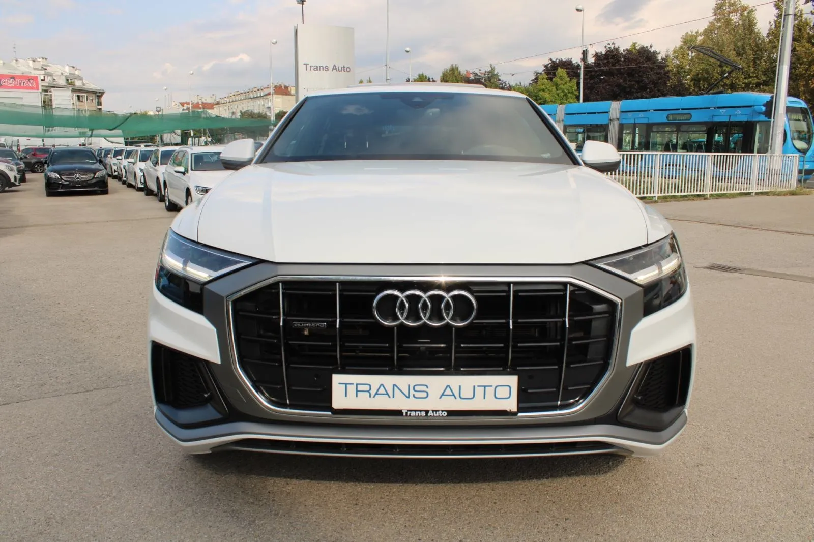 audi q8 50 tdi quattro s-line automatik *panorama, virtual, kamera* - slika 2