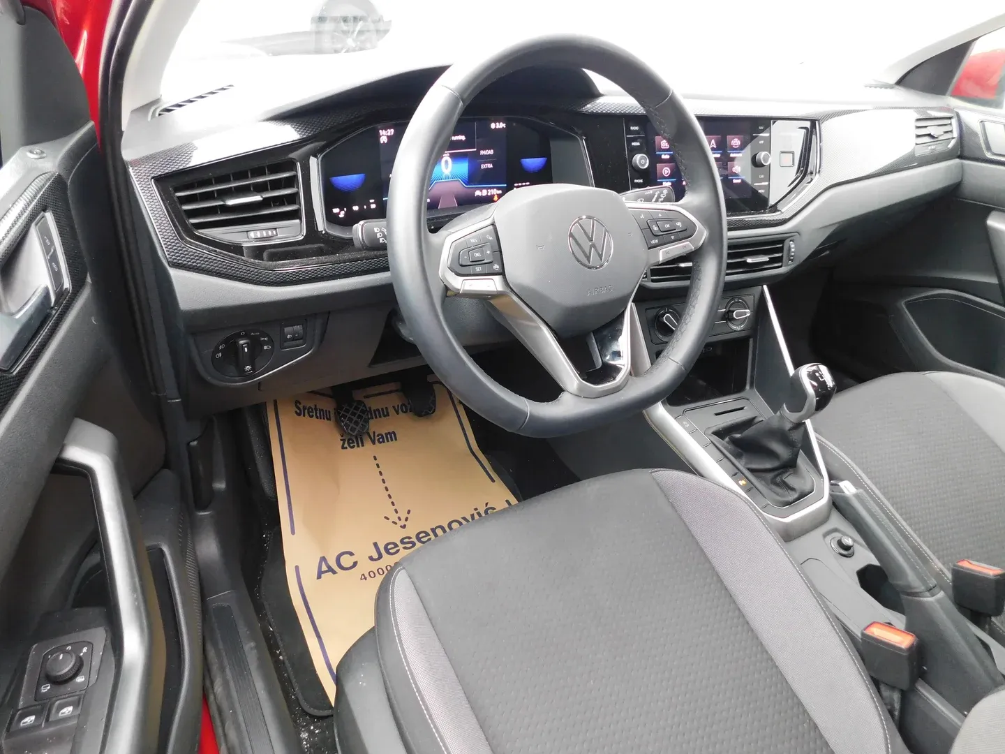 10774 volkswagen taigo 1.0 tsi life - slika 9