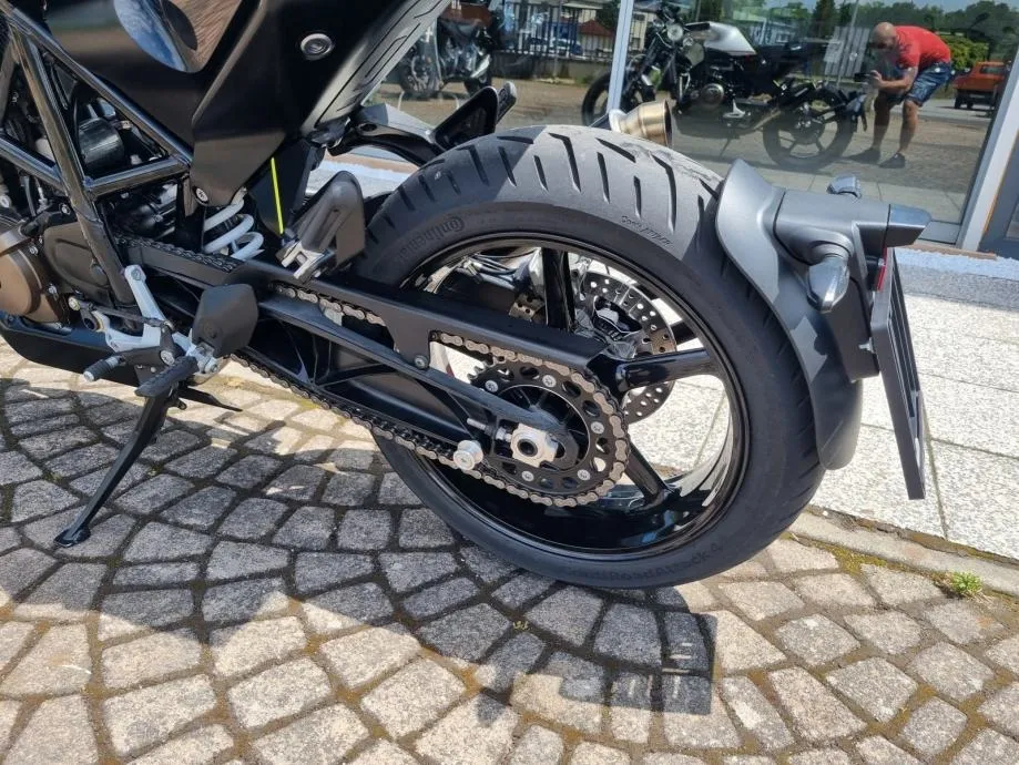 husqvarna vitpilen 701 abs tcs, shark, s garancijom, 2019 god. - slika 14