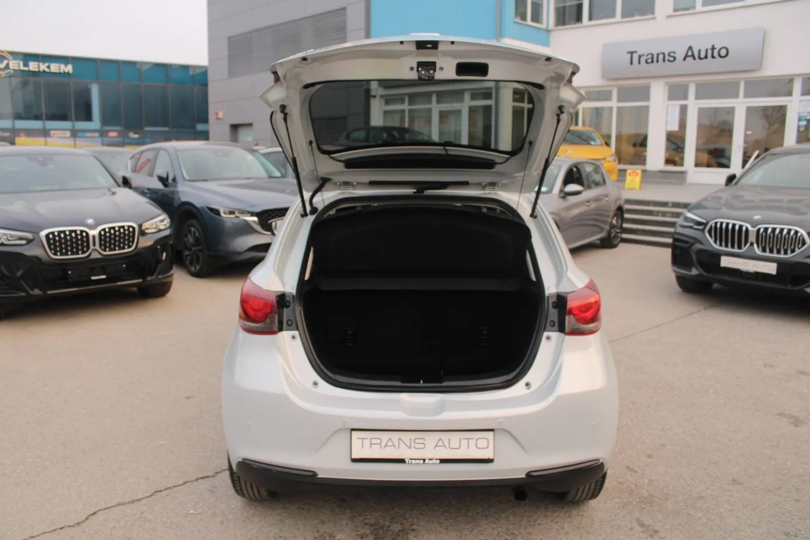 mazda 2 1.5 skyactiv g90 - slika 9