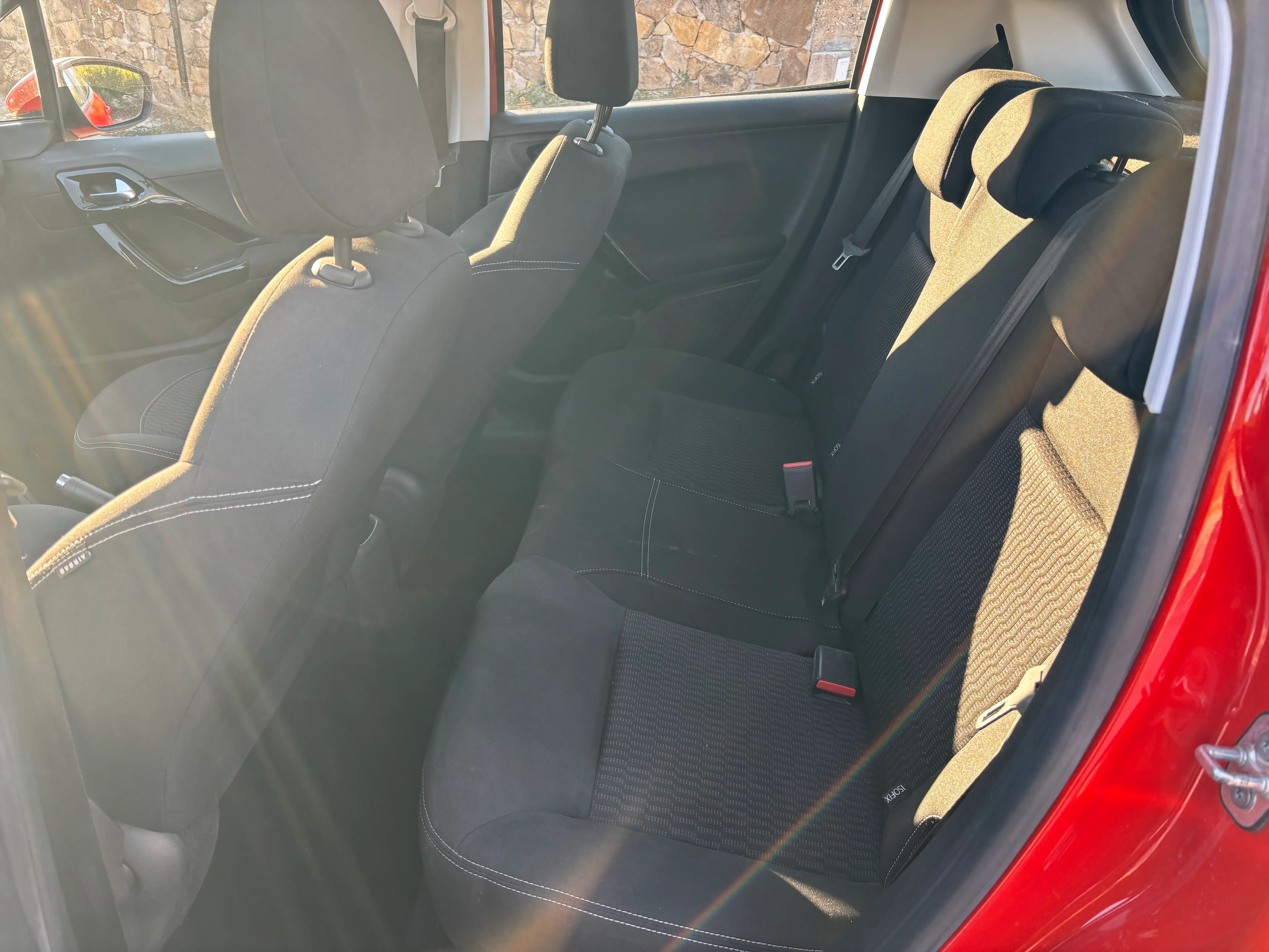 peugeot 208 1.5hdi - slika 9